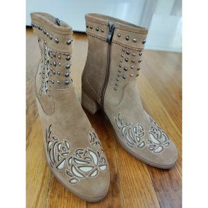 Trinity Ranch Women’s Brown Suede Boots Studded Stacked Heel Size 10